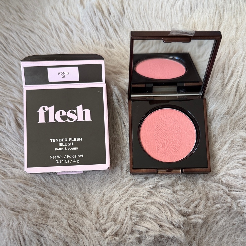 NWT Flesh Tender Flesh Blush - in Pinch